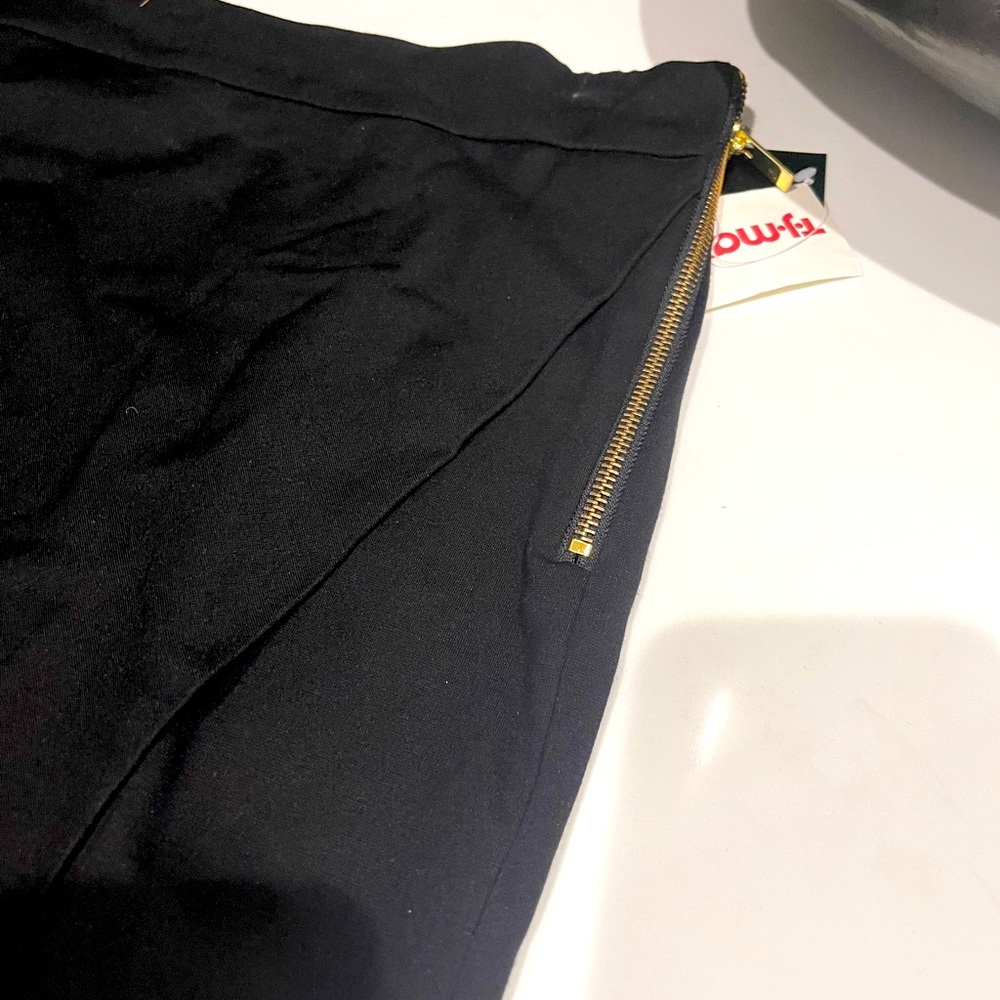 New black skirt